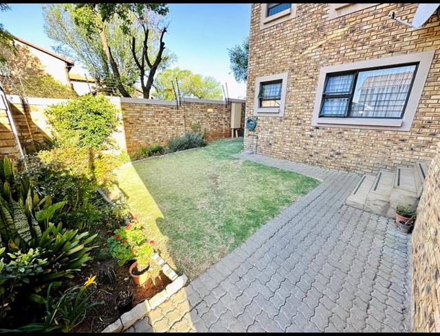 2 BEDROOM APARTMENT FOR SALE IN NEW REDRUTH